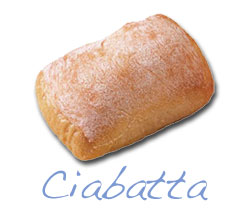 Ciabatta met rundercarpaccio, rucola en parmezaanse kaas.